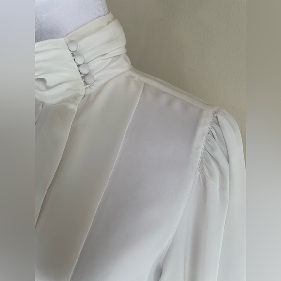 VINTAGE HIGH NECK PEARL LOOK BUTTON FRONT PLEAT DRESS BLOUSE, WHITE, SZ M-L - Picture 5 of 12